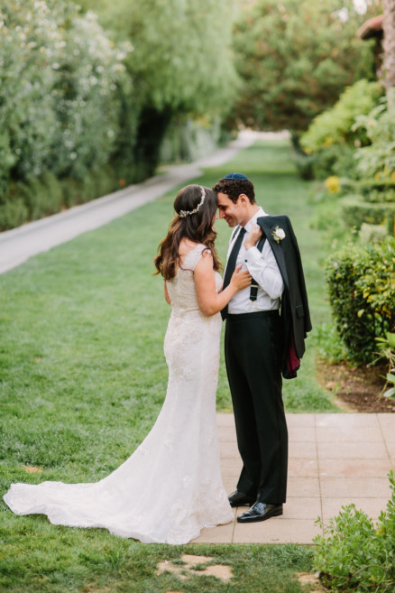Love at the Estancia in La Jolla – Photo by Let's Frolic Together