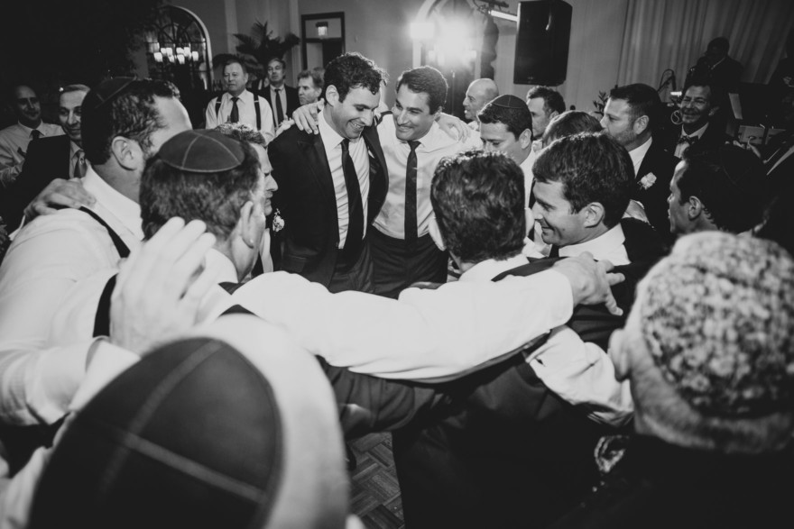 Love at the Estancia in La Jolla – Photo by Let's Frolic Together