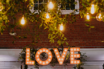 Feels-Filled Brick Wedding Bash – Photo by Let's Frolic Together
