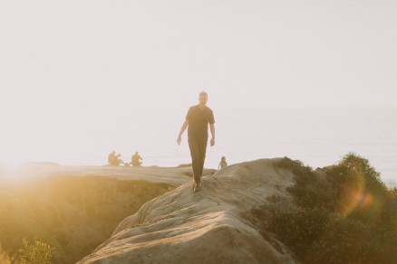 A Blissful Sunset Engagement – Photo by Let's Frolic Together