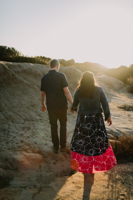 A Blissful Sunset Engagement – Photo by Let's Frolic Together