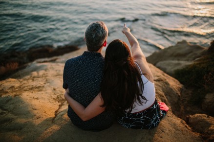 A Blissful Sunset Engagement – Photo by Let's Frolic Together