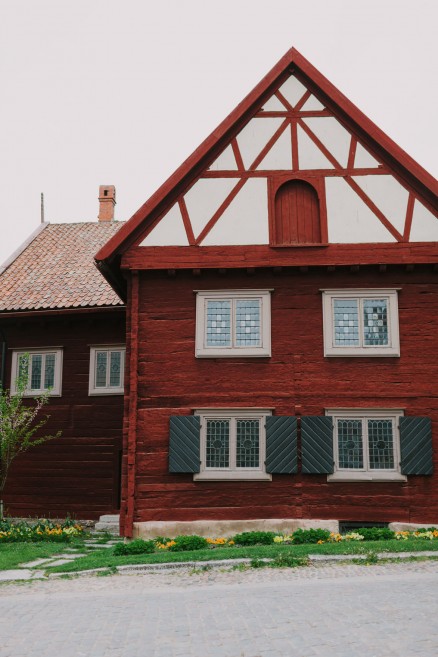 History & Castles in Visby, Sweden – Photo by Let's Frolic Together