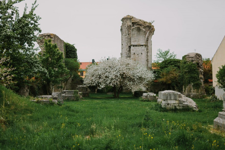 History & Castles in Visby, Sweden – Photo by Let's Frolic Together