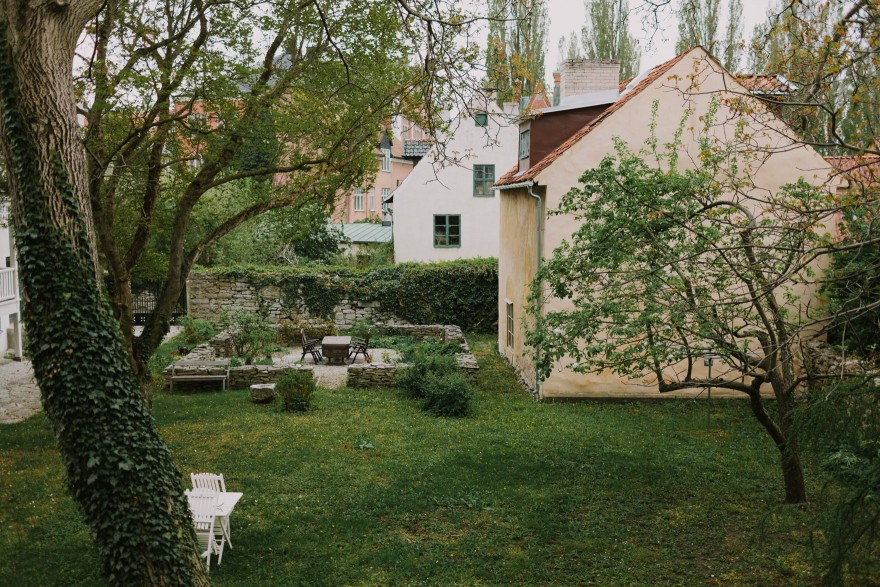 History & Castles in Visby, Sweden – Photo by Let's Frolic Together