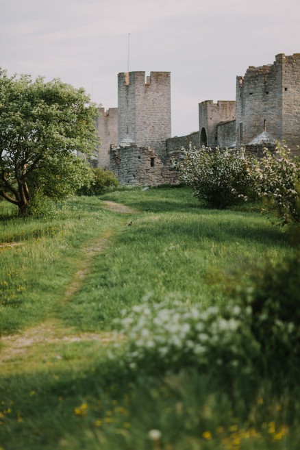 History & Castles in Visby, Sweden – Photo by Let's Frolic Together