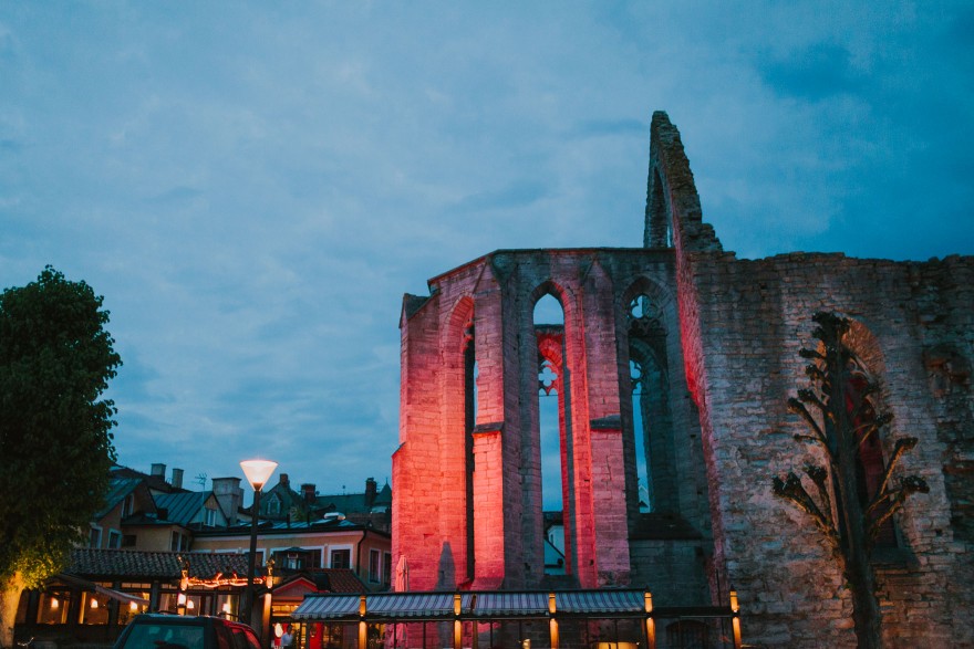 History & Castles in Visby, Sweden – Photo by Let's Frolic Together