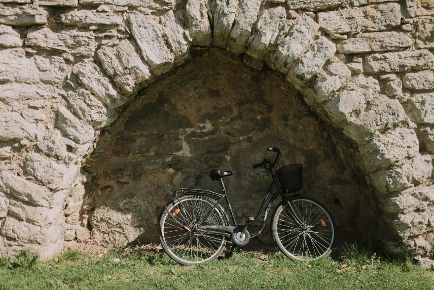 History & Castles in Visby, Sweden – Photo by Let's Frolic Together