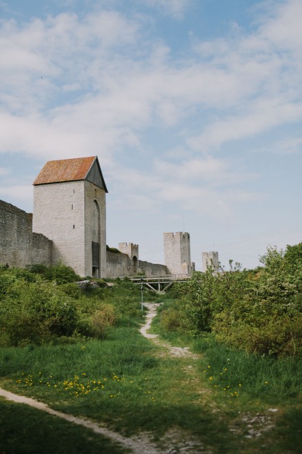 History & Castles in Visby, Sweden – Photo by Let's Frolic Together