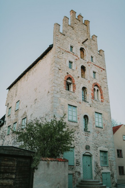 History & Castles in Visby, Sweden – Photo by Let's Frolic Together