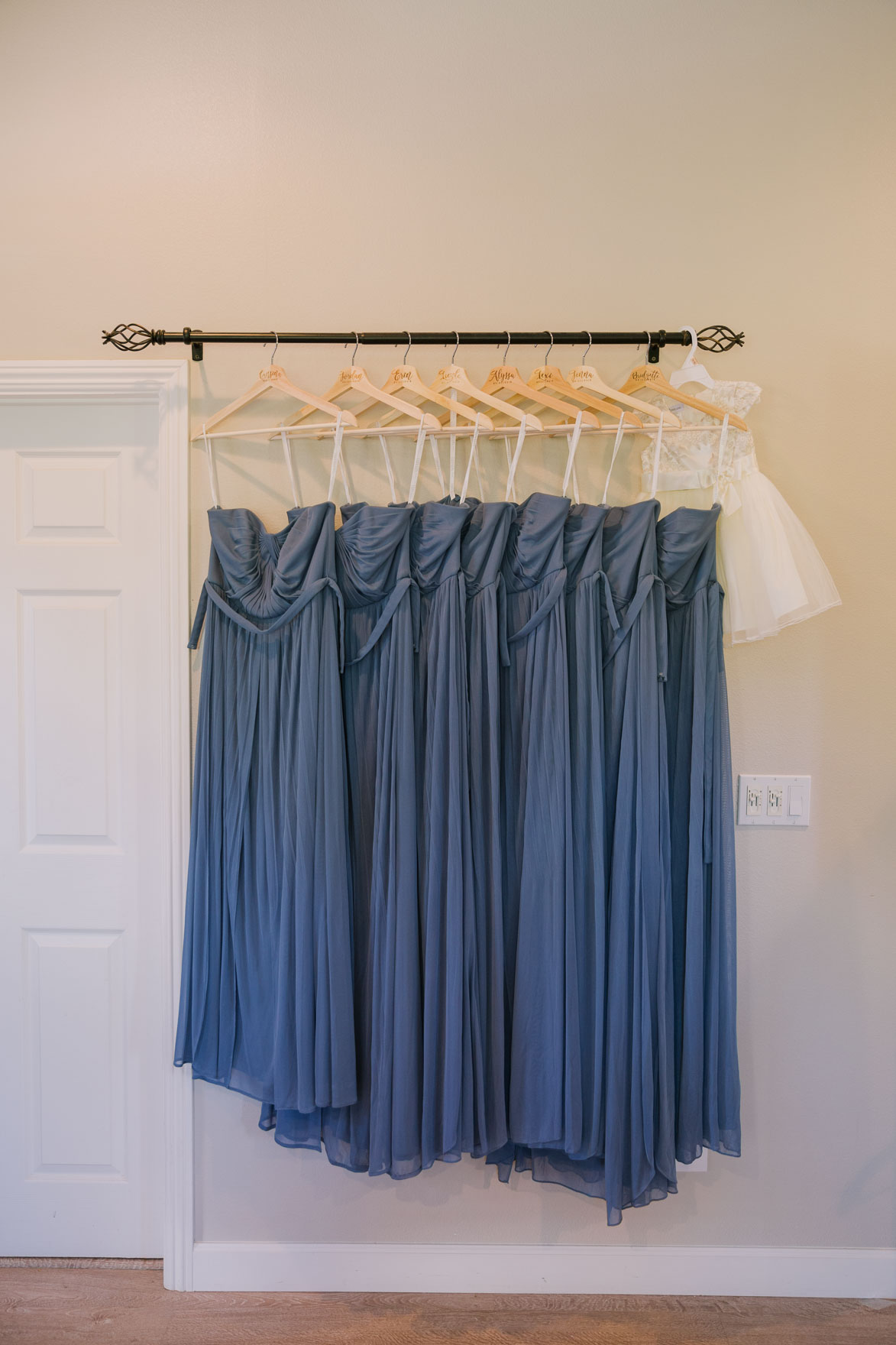 Charming Coach House Wedding – Photo by Let's Frolic Together
