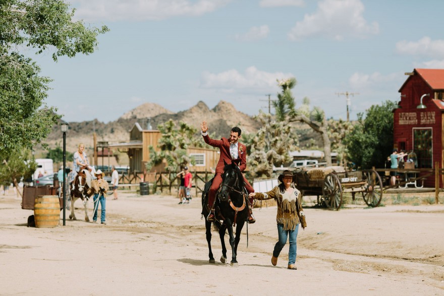 Mystic Western Boho Wedding – Photo by Let's Frolic Together