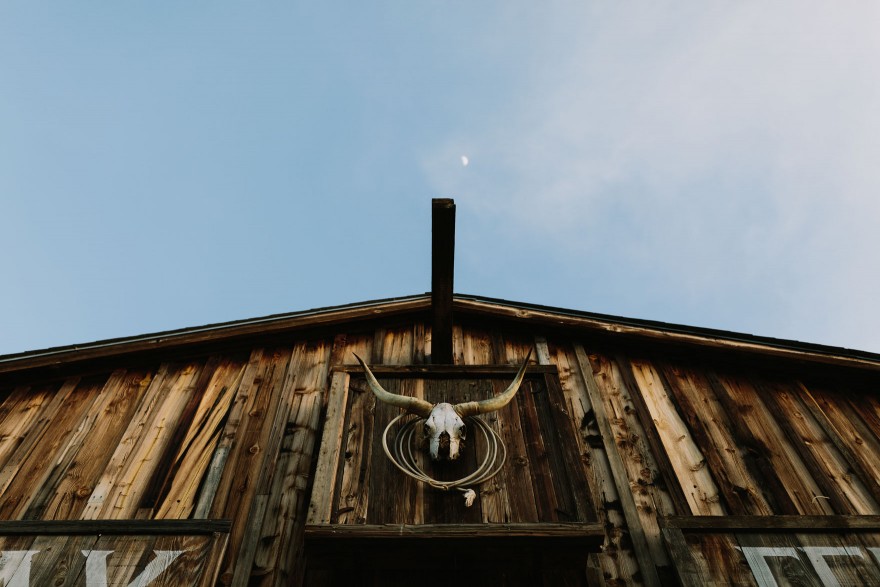 Mystic Western Boho Wedding – Photo by Let's Frolic Together