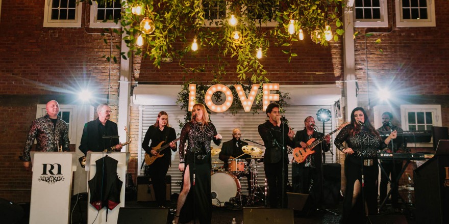 Live Music: Bands & Musicians
