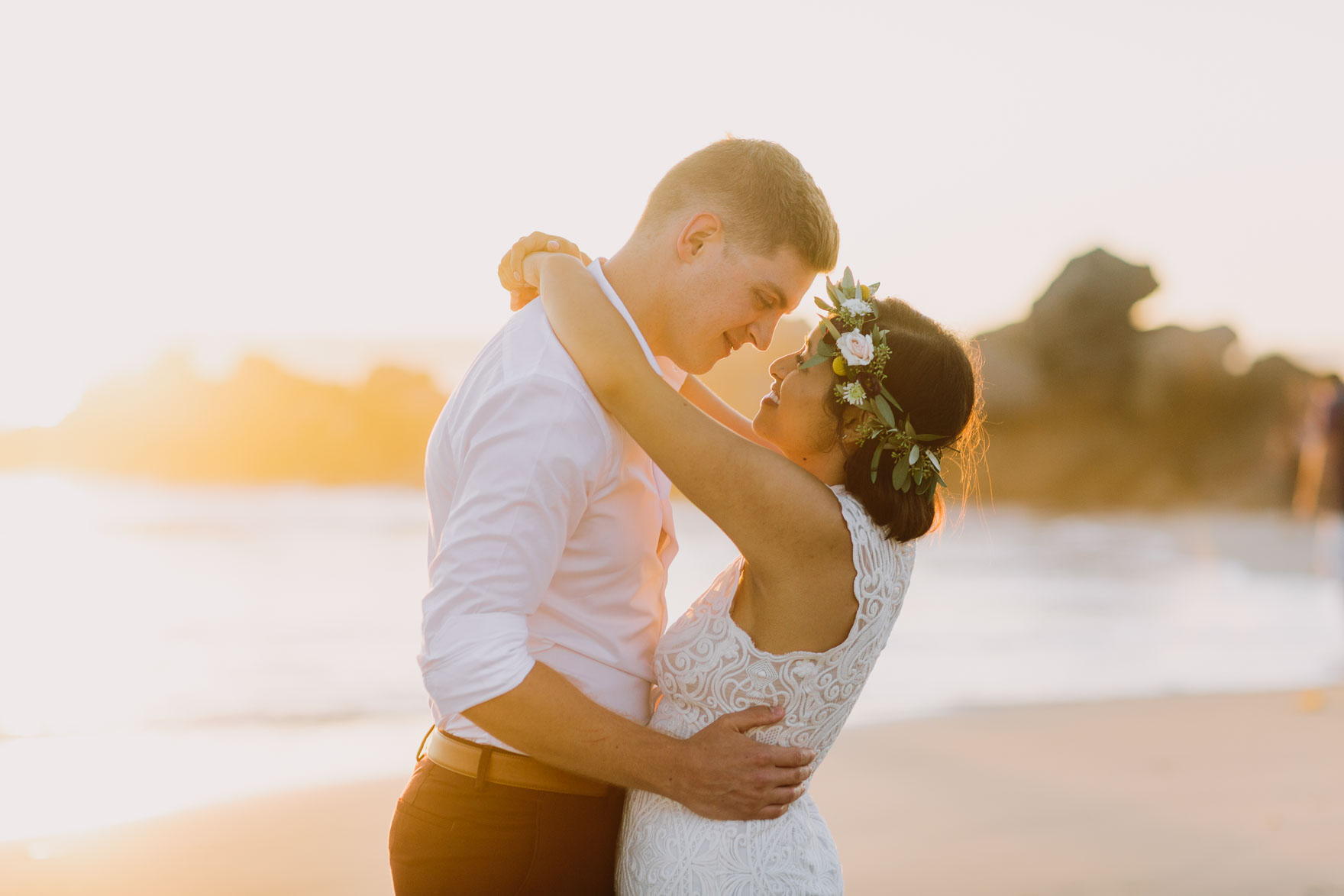 A Ceremony by the Sea – Photo by Let's Frolic Together