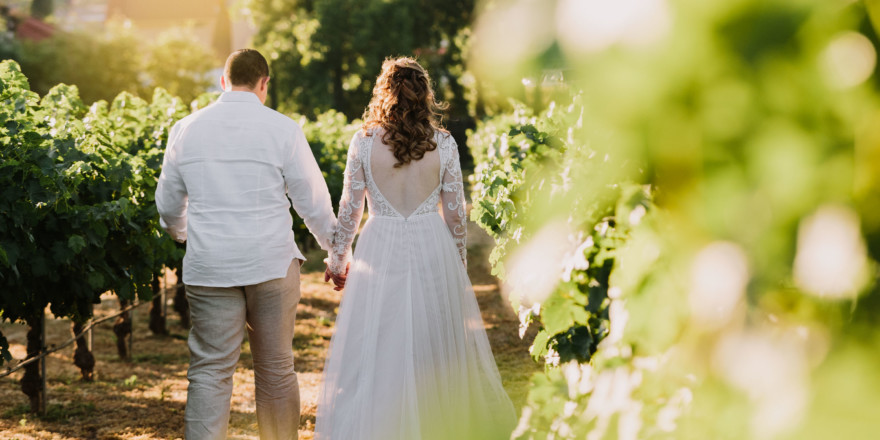 Rustic Star Wars-Inspired Union &ndash; Photo by Let's Frolic Together