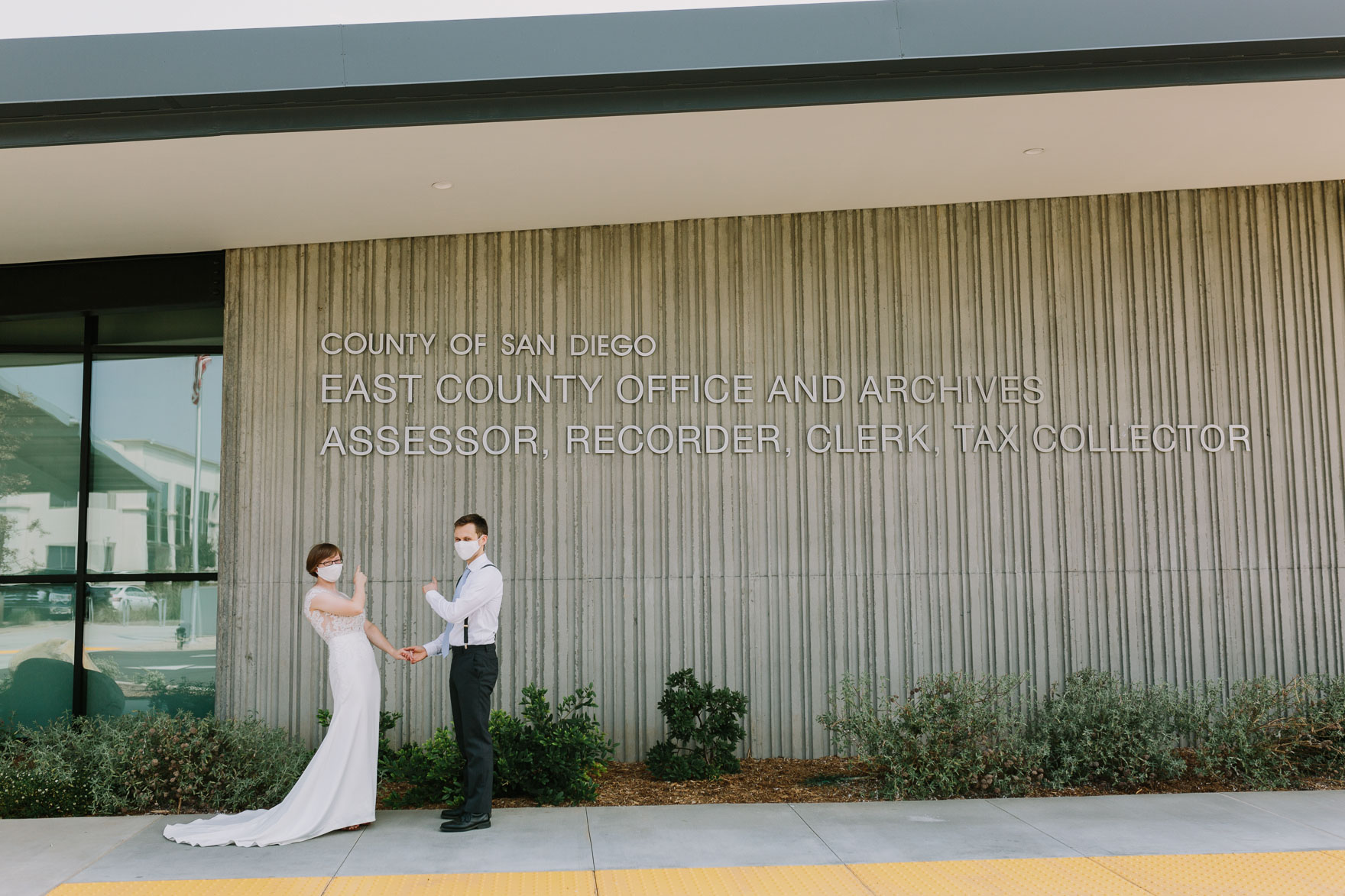A Teeny Earthy Elopement – Photo by Let's Frolic Together