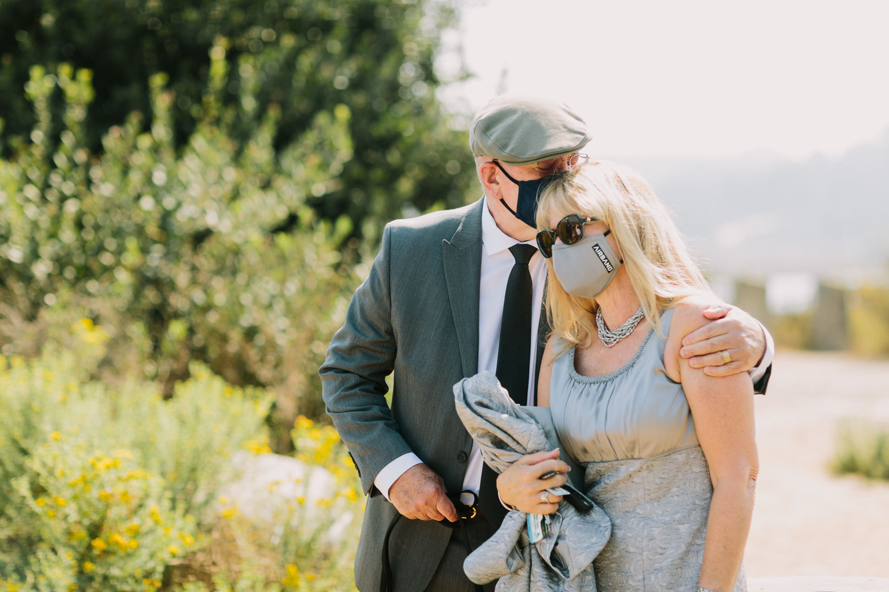 Sweet & Sunny Lagoon Elopement – Photo by Let's Frolic Together