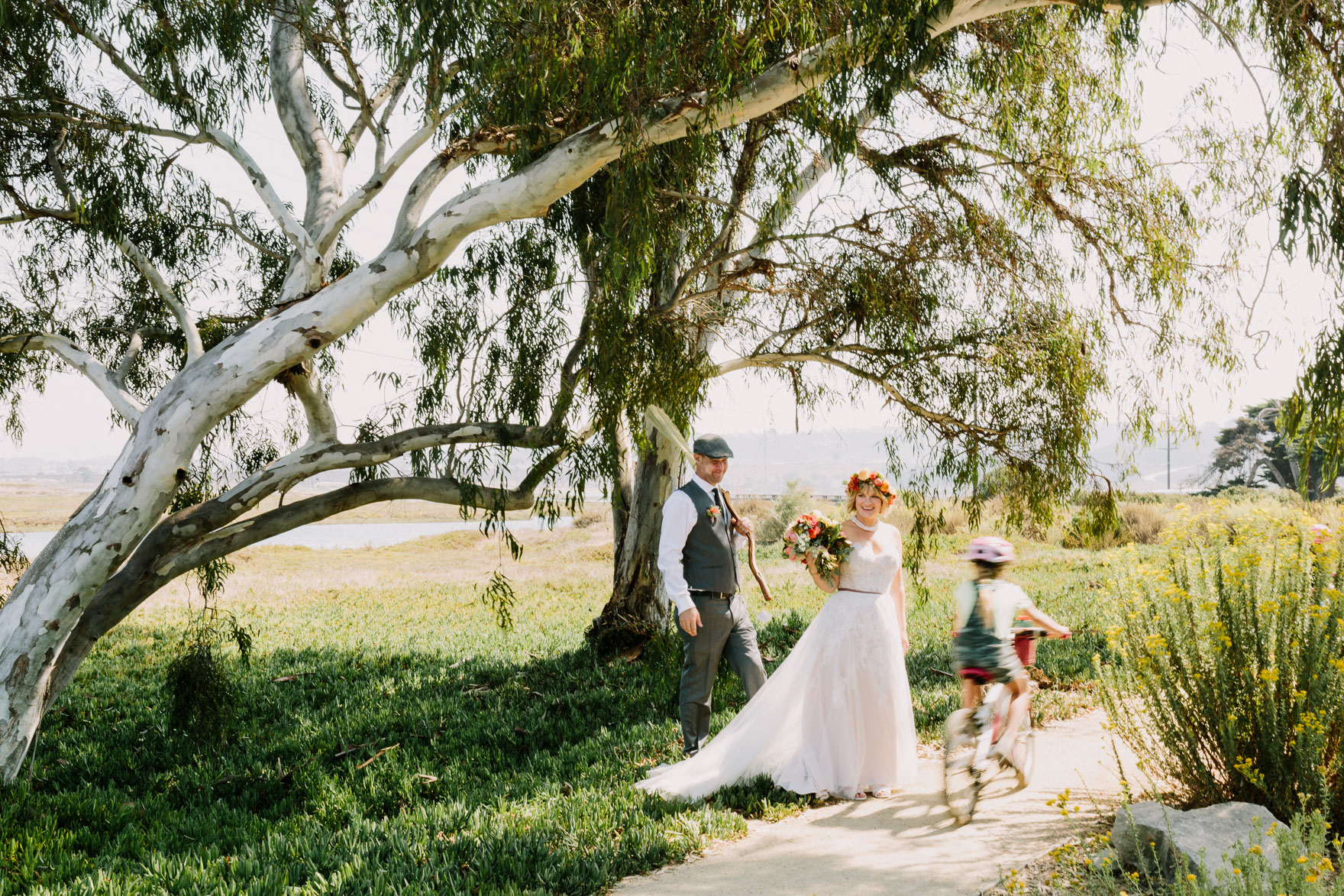 Sweet & Sunny Lagoon Elopement – Photo by Let's Frolic Together