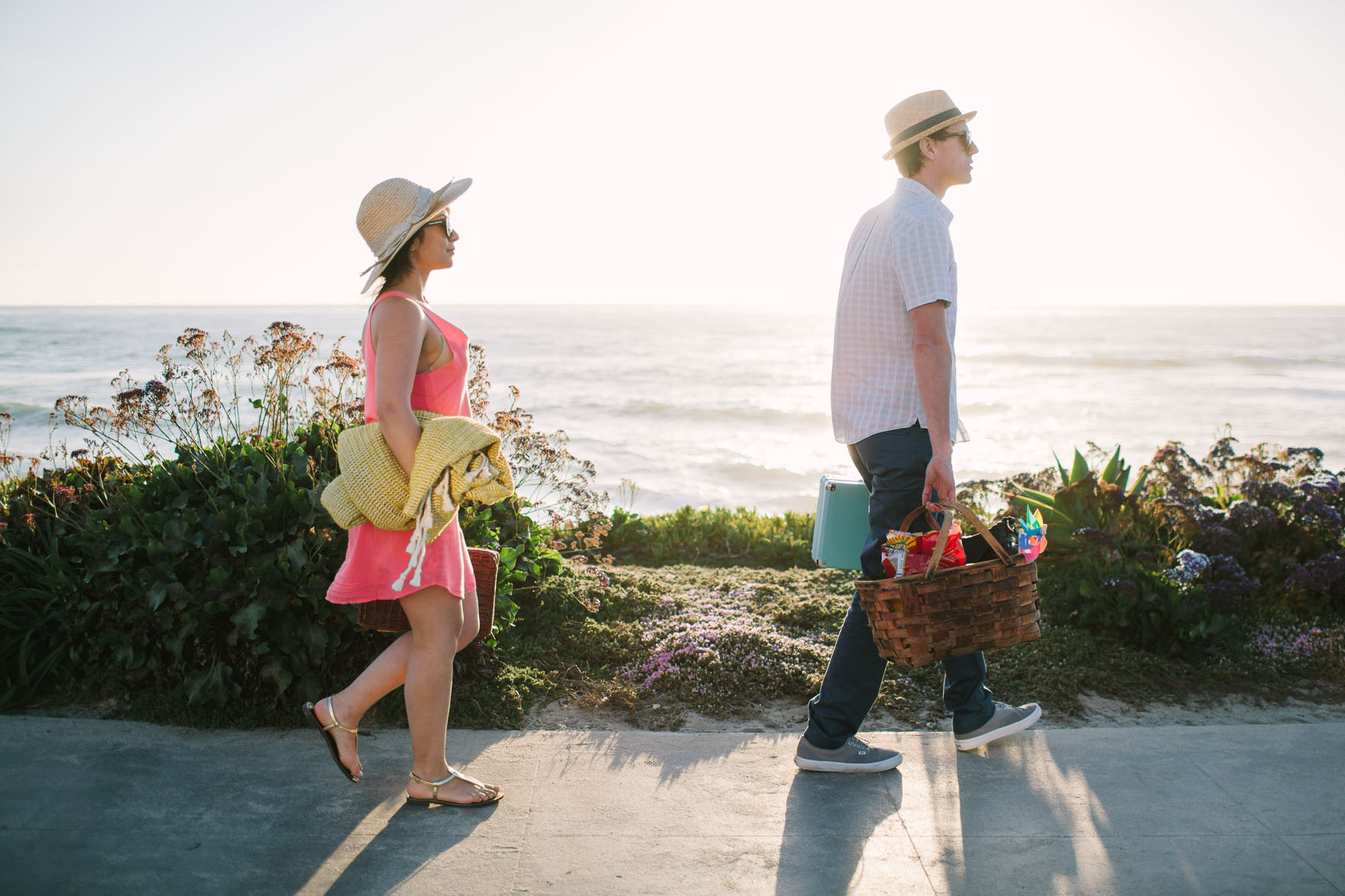 Shoreline La Jolla Snuggling – Photo by Let's Frolic Together