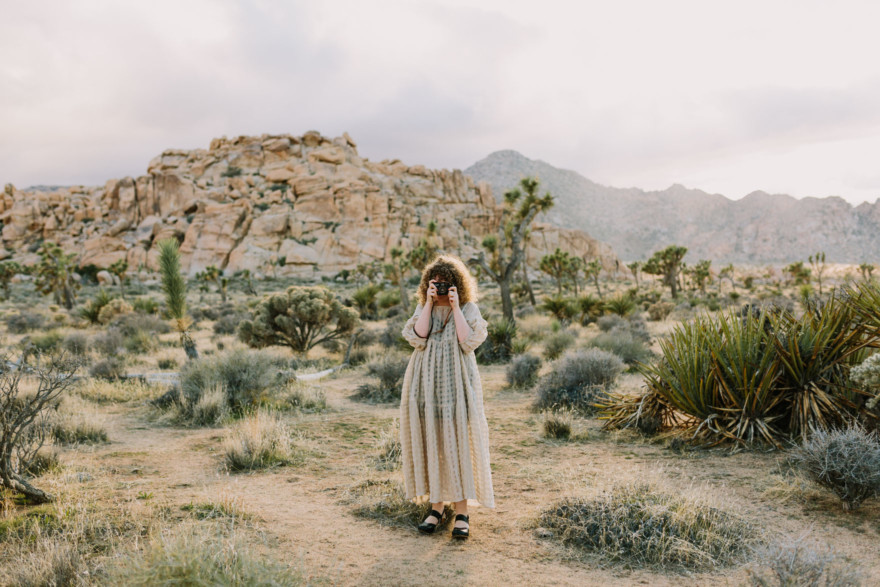 A Joshua Tree Glowing Frolic &ndash; Photo by Let's Frolic Together