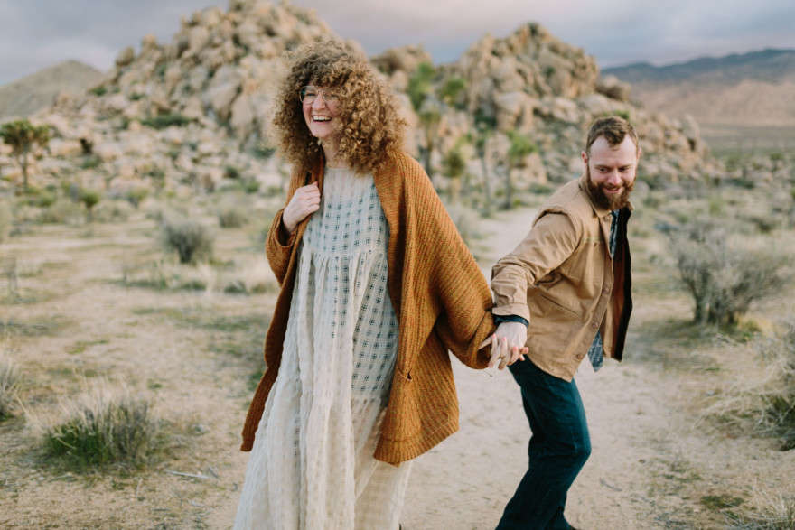 A Joshua Tree Glowing Frolic &ndash; Photo by Let's Frolic Together