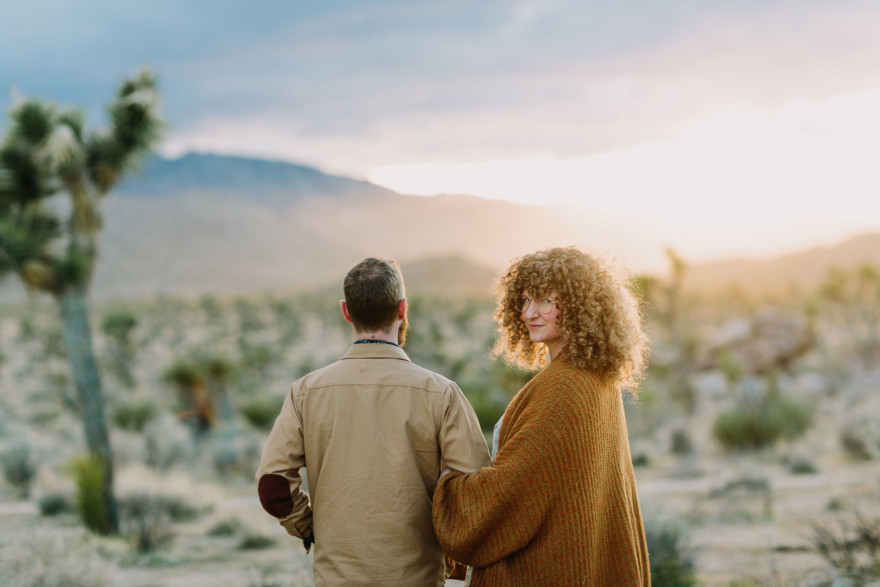 A Joshua Tree Glowing Frolic &ndash; Photo by Let's Frolic Together