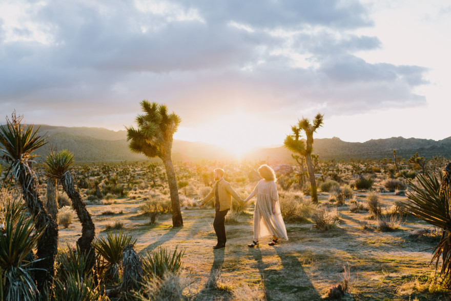 A Joshua Tree Glowing Frolic &ndash; Photo by Let's Frolic Together