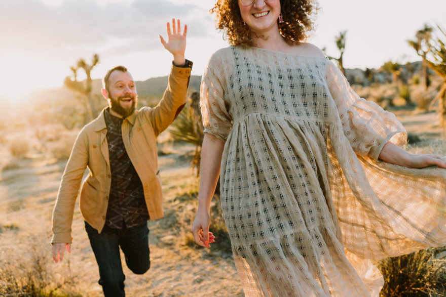 A Joshua Tree Glowing Frolic &ndash; Photo by Let's Frolic Together