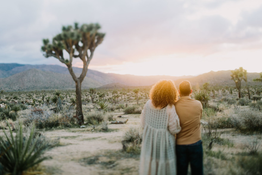 A Joshua Tree Glowing Frolic &ndash; Photo by Let's Frolic Together