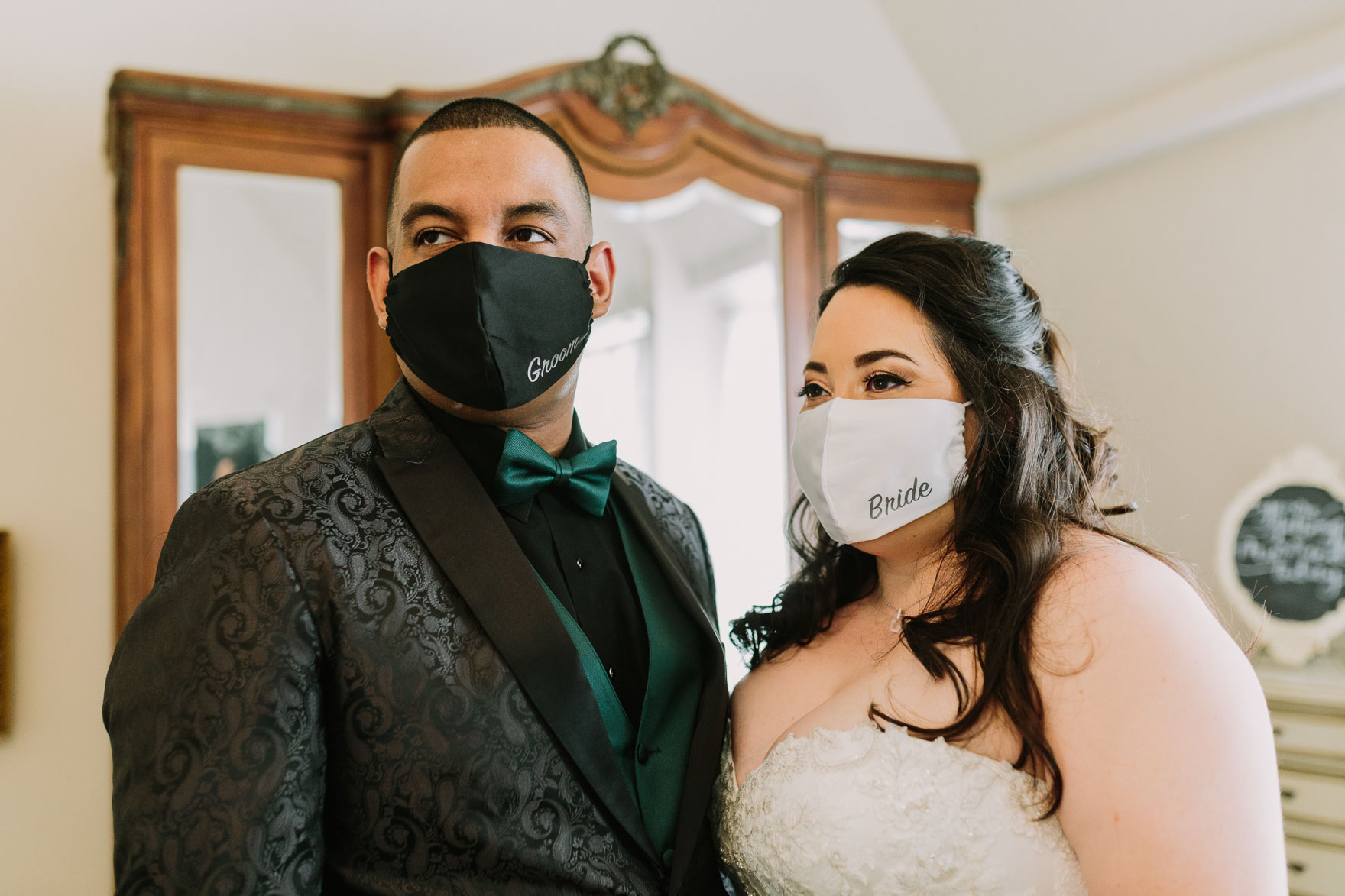 Long Beach Tiny Wedding Bliss – Photo by Let's Frolic Together
