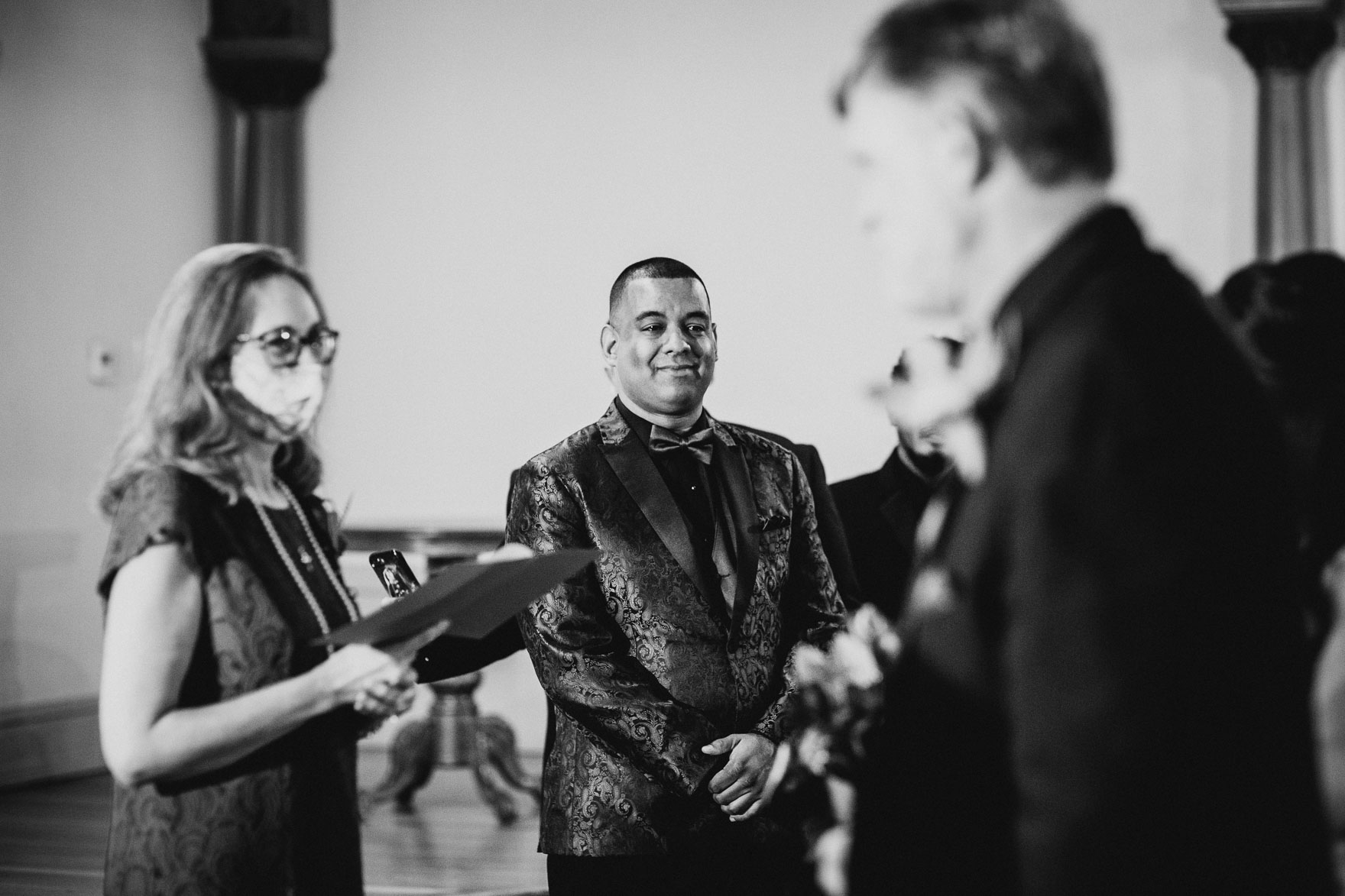 Long Beach Tiny Wedding Bliss – Photo by Let's Frolic Together