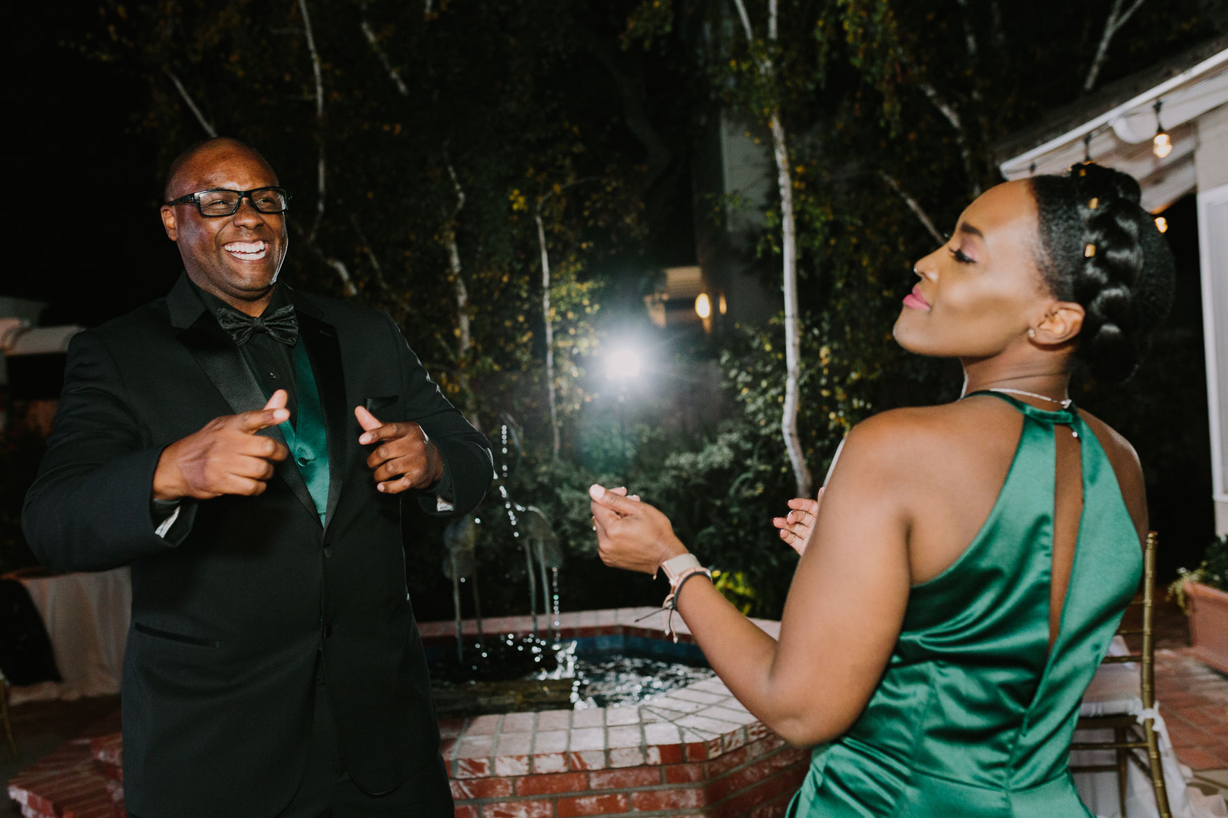 Long Beach Tiny Wedding Bliss – Photo by Let's Frolic Together