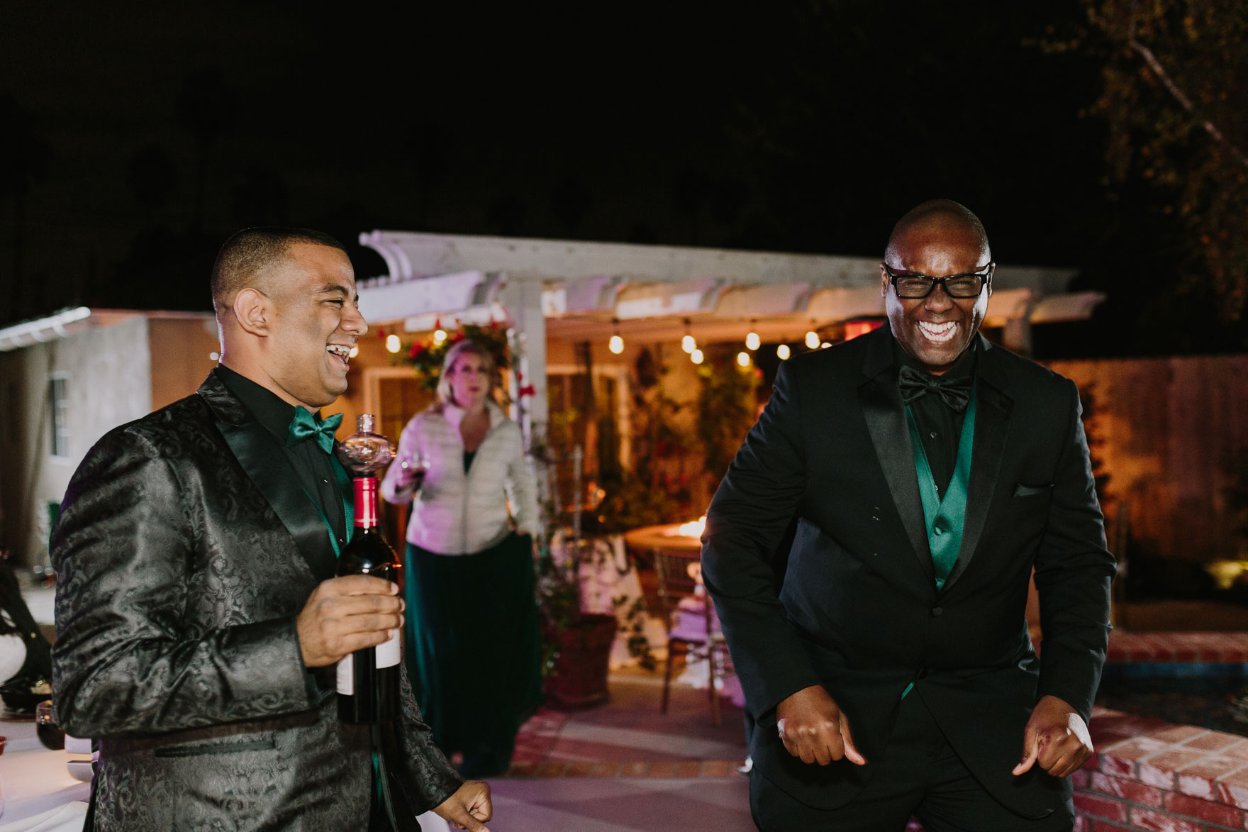 Long Beach Tiny Wedding Bliss – Photo by Let's Frolic Together