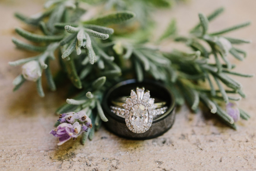 Sweet & Rustic Barn Union &ndash; Photo by Let's Frolic Together