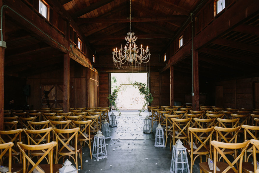 Sweet & Rustic Barn Union &ndash; Photo by Let's Frolic Together