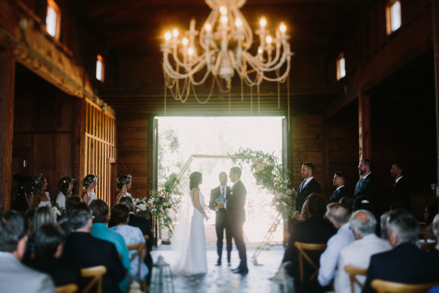 Sweet & Rustic Barn Union &ndash; Photo by Let's Frolic Together