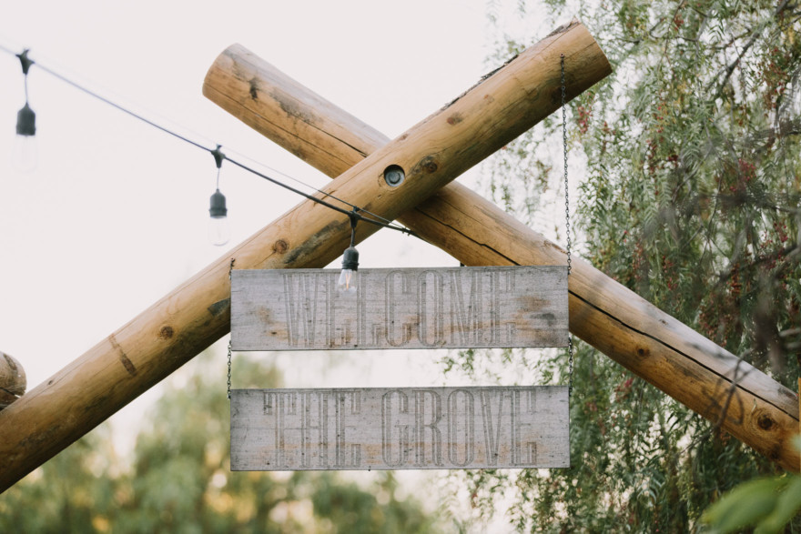 Sweet & Rustic Barn Union &ndash; Photo by Let's Frolic Together