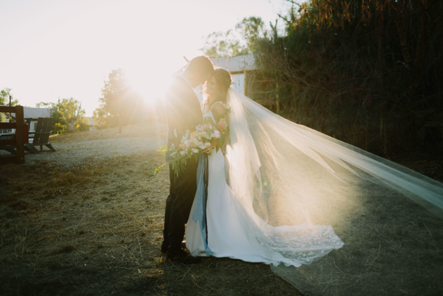 Sweet & Rustic Barn Union &ndash; Photo by Let's Frolic Together
