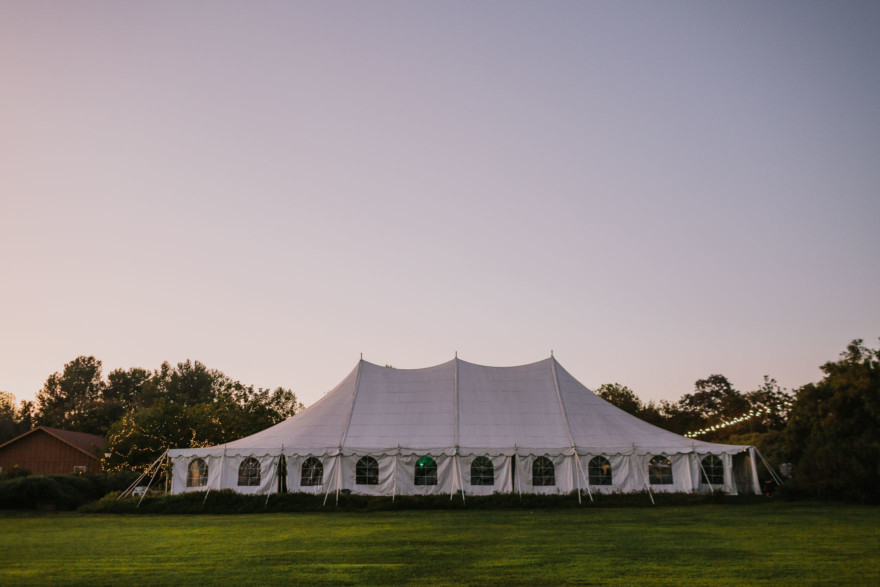 Sweet & Rustic Barn Union &ndash; Photo by Let's Frolic Together