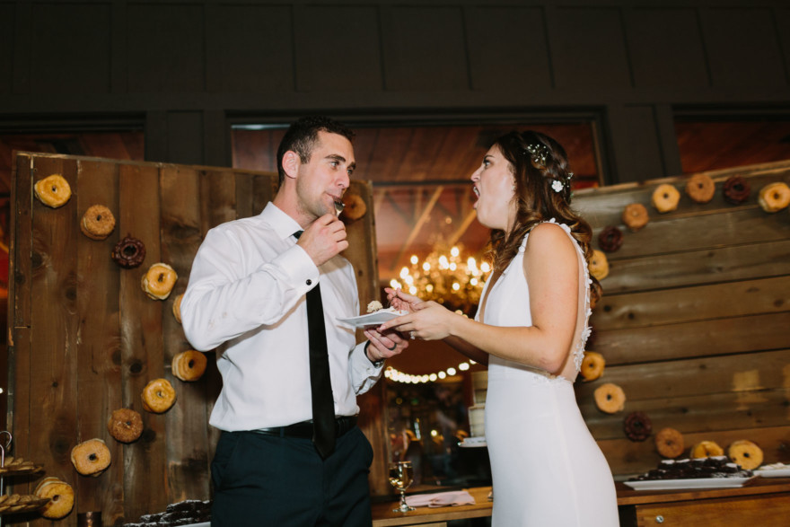Sweet & Rustic Barn Union &ndash; Photo by Let's Frolic Together