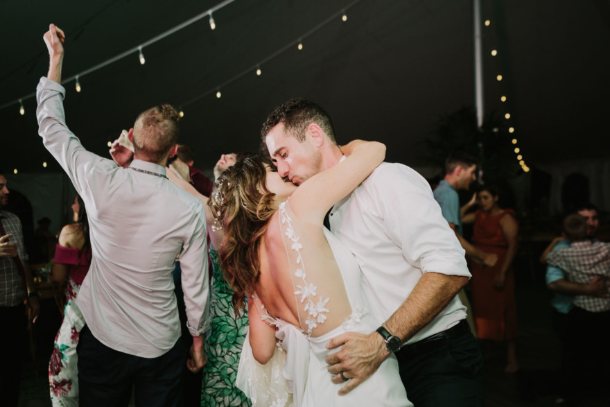Sweet & Rustic Barn Union &ndash; Photo by Let's Frolic Together