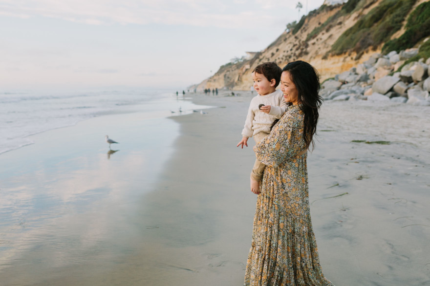 A Beachy Sunset Splash – Photo by Let's Frolic Together
