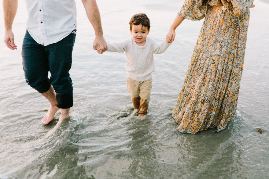 A Beachy Sunset Splash – Photo by Let's Frolic Together
