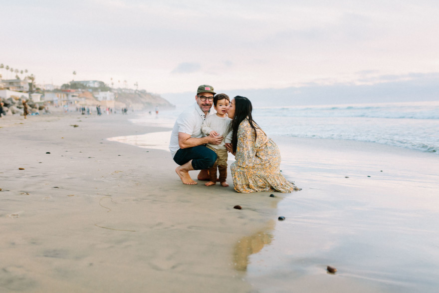 A Beachy Sunset Splash – Photo by Let's Frolic Together