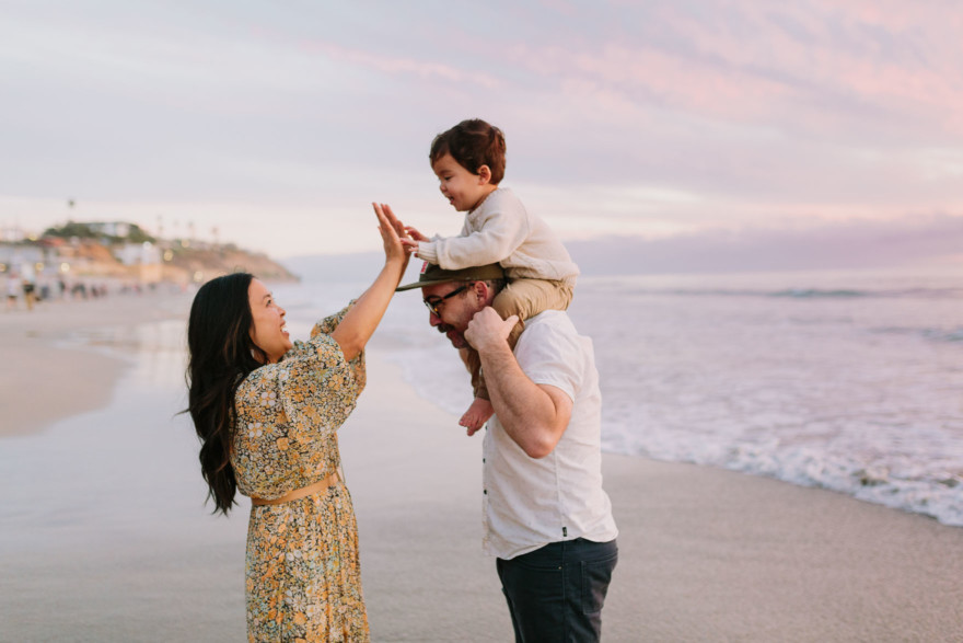 A Beachy Sunset Splash – Photo by Let's Frolic Together