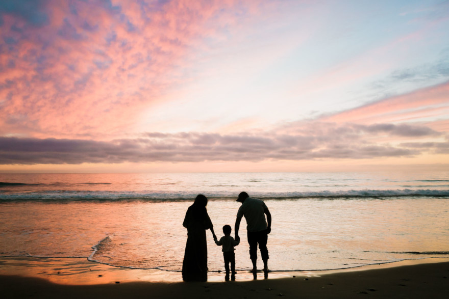 A Beachy Sunset Splash – Photo by Let's Frolic Together