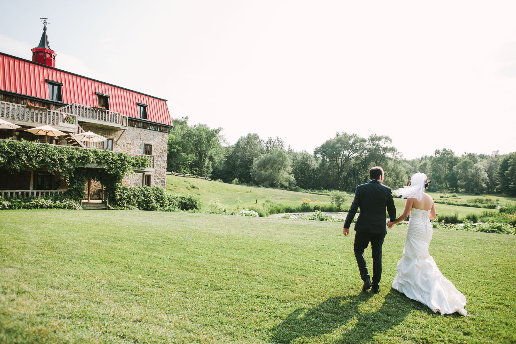 Romantic, Historic Montreal Wedding – Photo by Let's Frolic Together