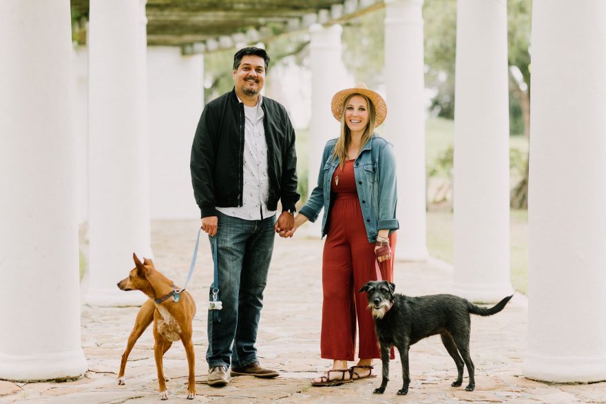 Jill, Jesse, and the Playful Puppies &ndash; Photo by Let's Frolic Together