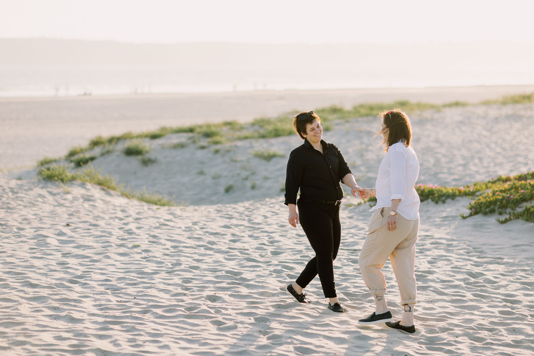 Laid-Back LGBTQ Beach Elopement – Photo by Let's Frolic Together
